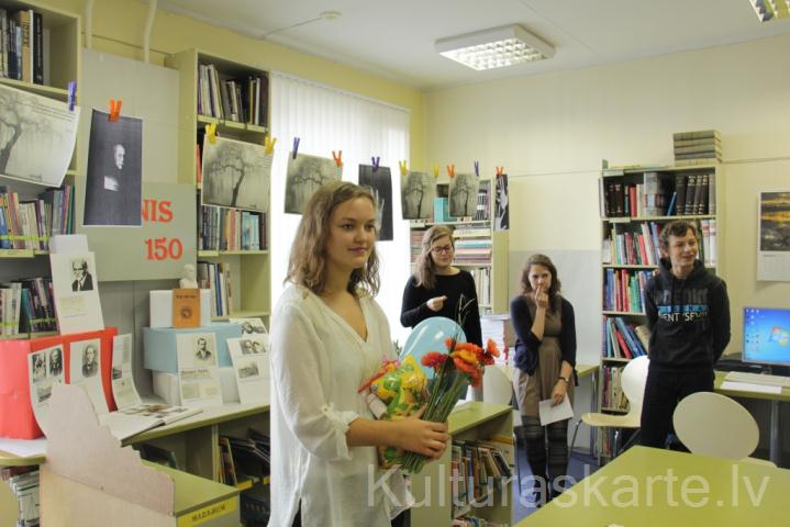 Skolas dzejnieces Rūtas Olekšas dzejas izstāde 2015.gada 3.oktobrī.